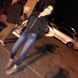 Meet your Posher, Mimi